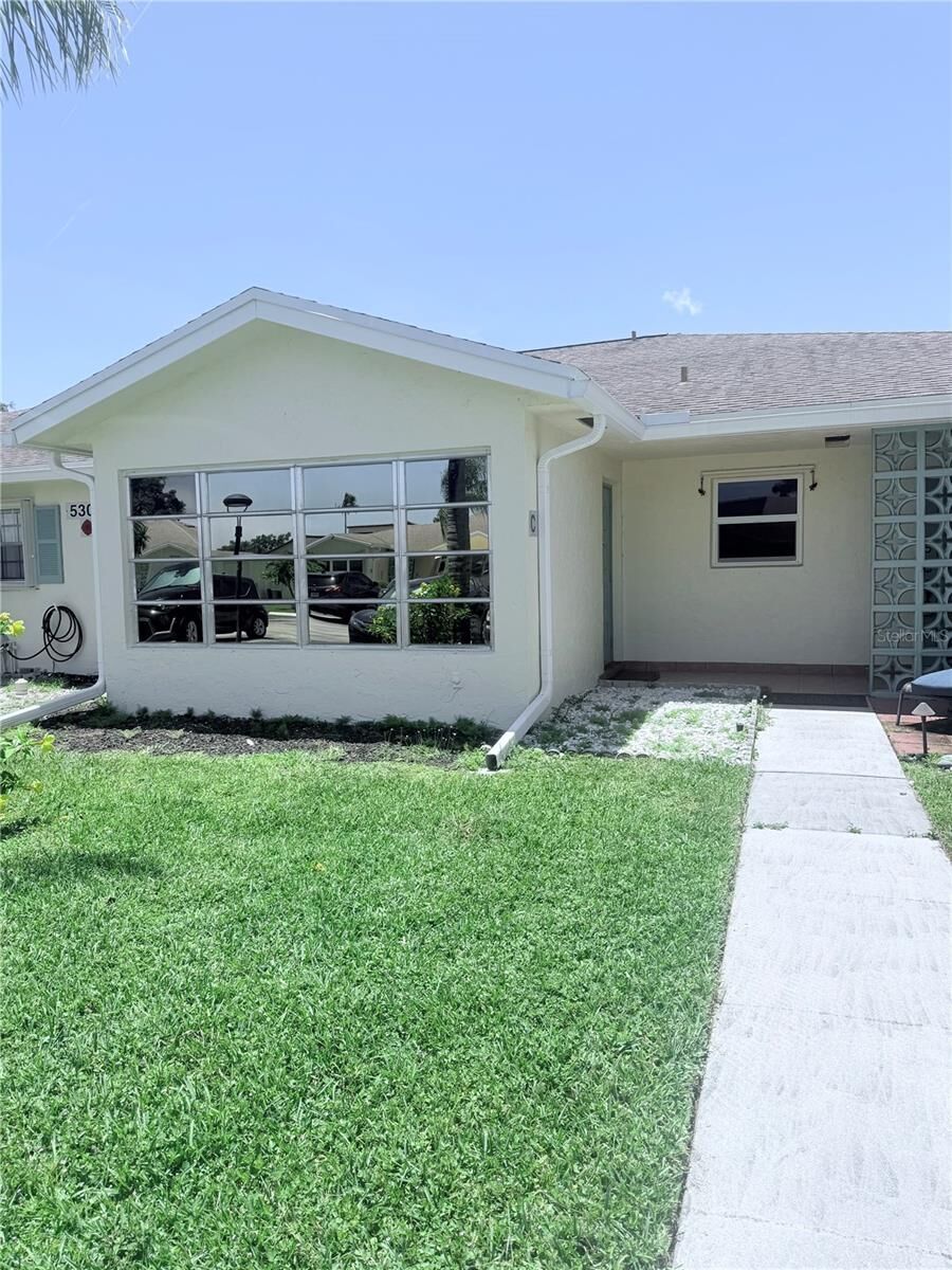 Property Photo: 5301 Lakefront Boulevard C FL 33484