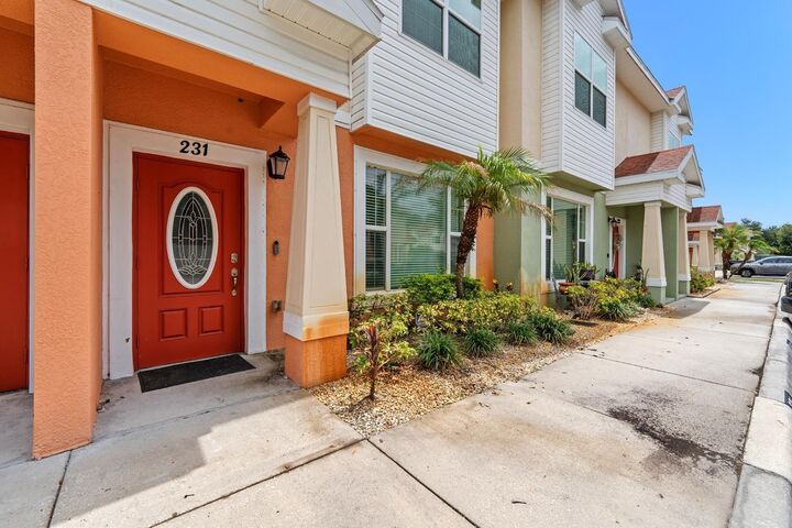 Property Photo:  231 Alexander Woods Drive  FL 33563 