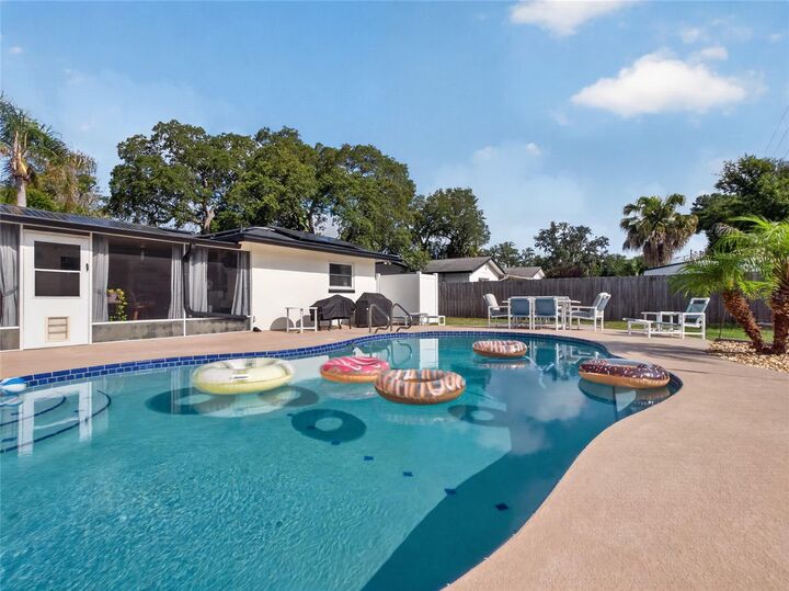 Property Photo:  127 Rose Briar Drive  FL 32750 