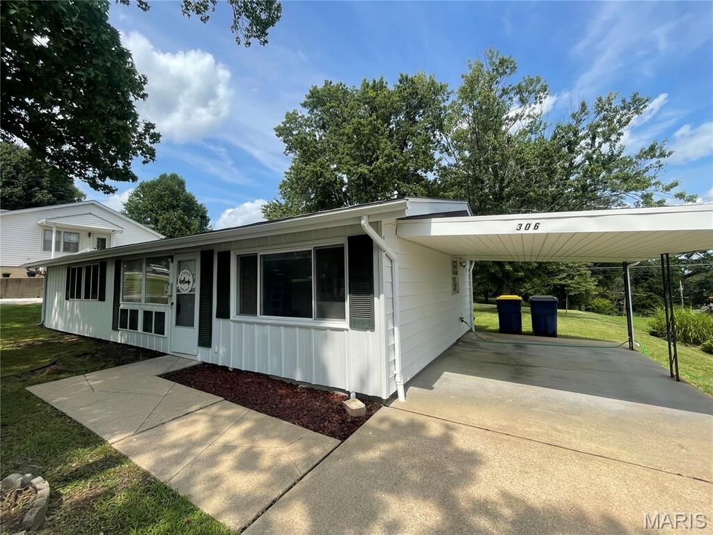 Property Photo:  306 Sunshine Drive  MO 63028 