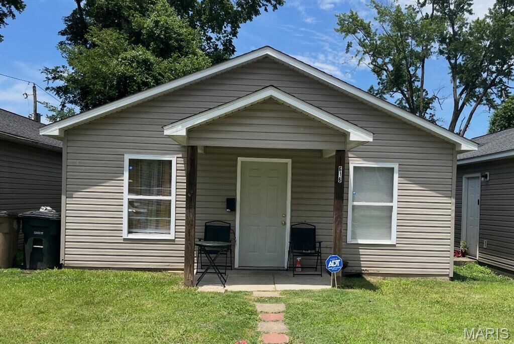 Property Photo: 616 Jefferson Avenue MO 63703