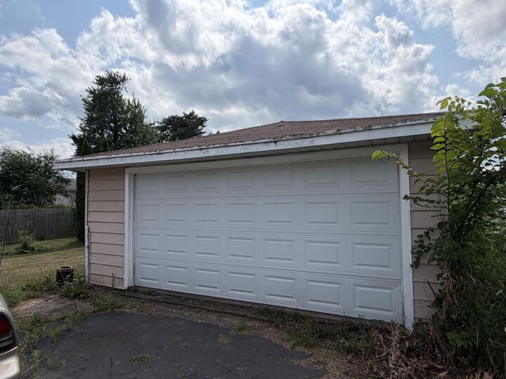 Property Photo:  5820 Utah Avenue  MI 49024 