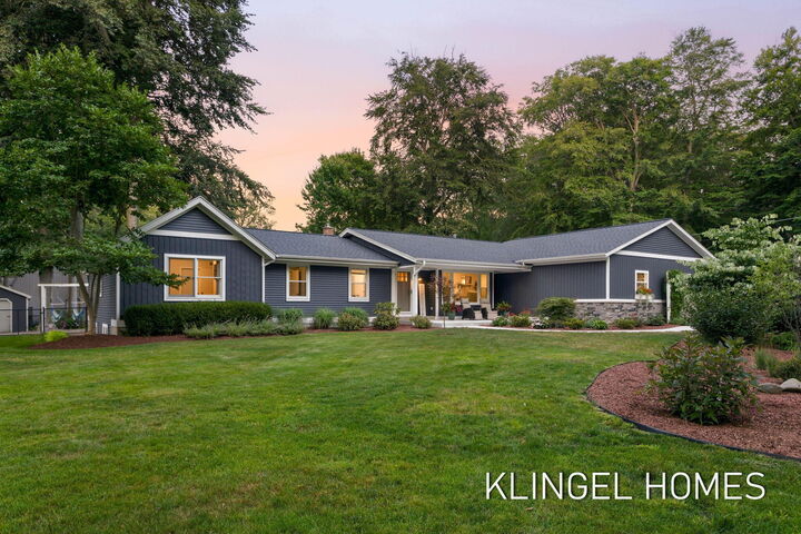 Property Photo: 1371 Edgewood Drive MI 49424