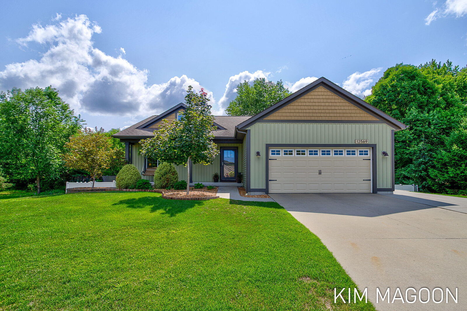 Property Photo: 12569 Canterbury Court MI 49417