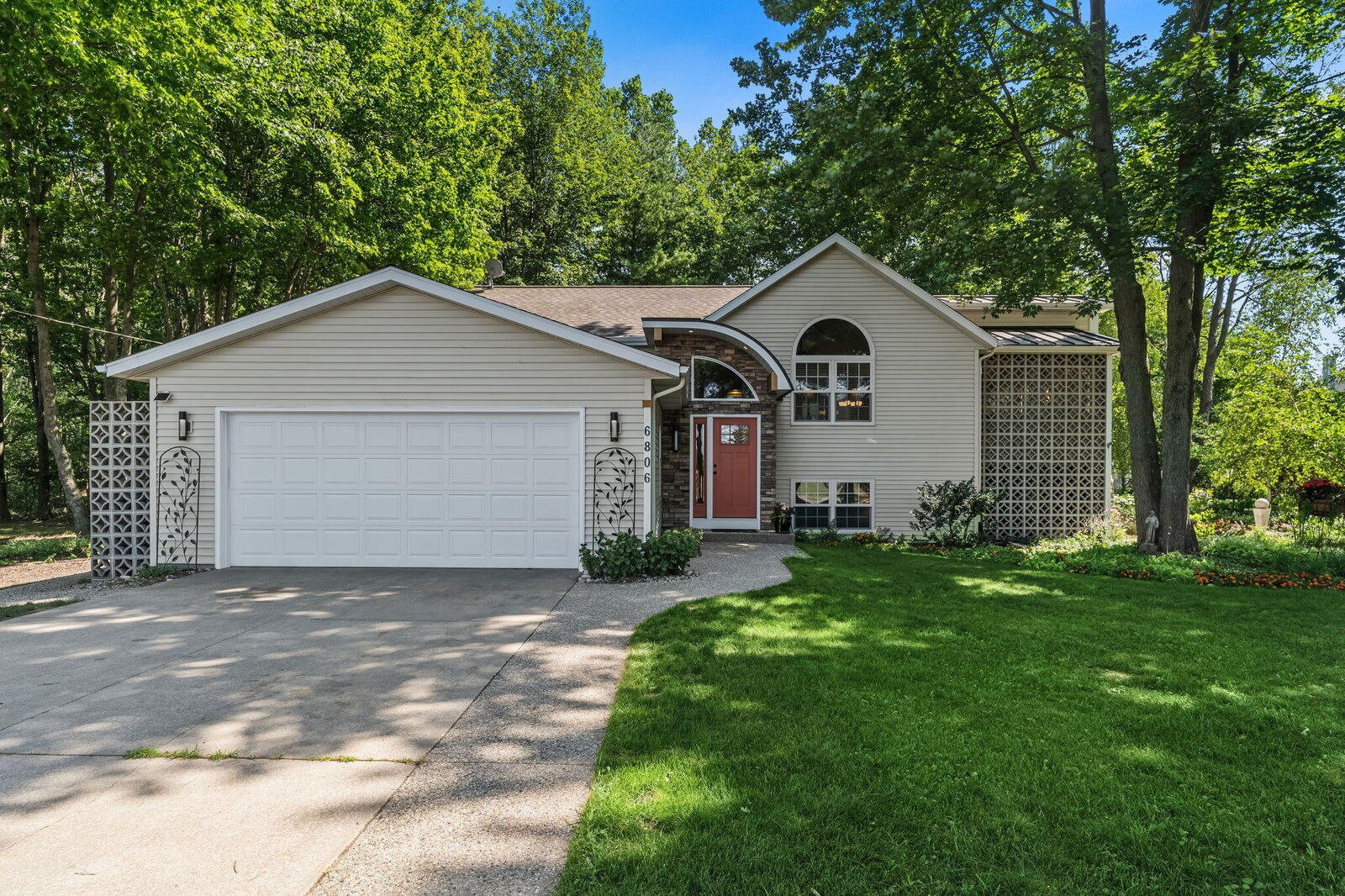 Property Photo: 6806 Wiley Road MI 49406