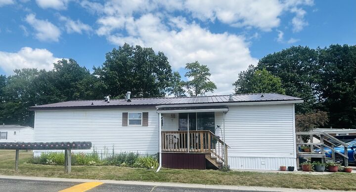 Property Photo: 1219 Royal Drive MI 49412