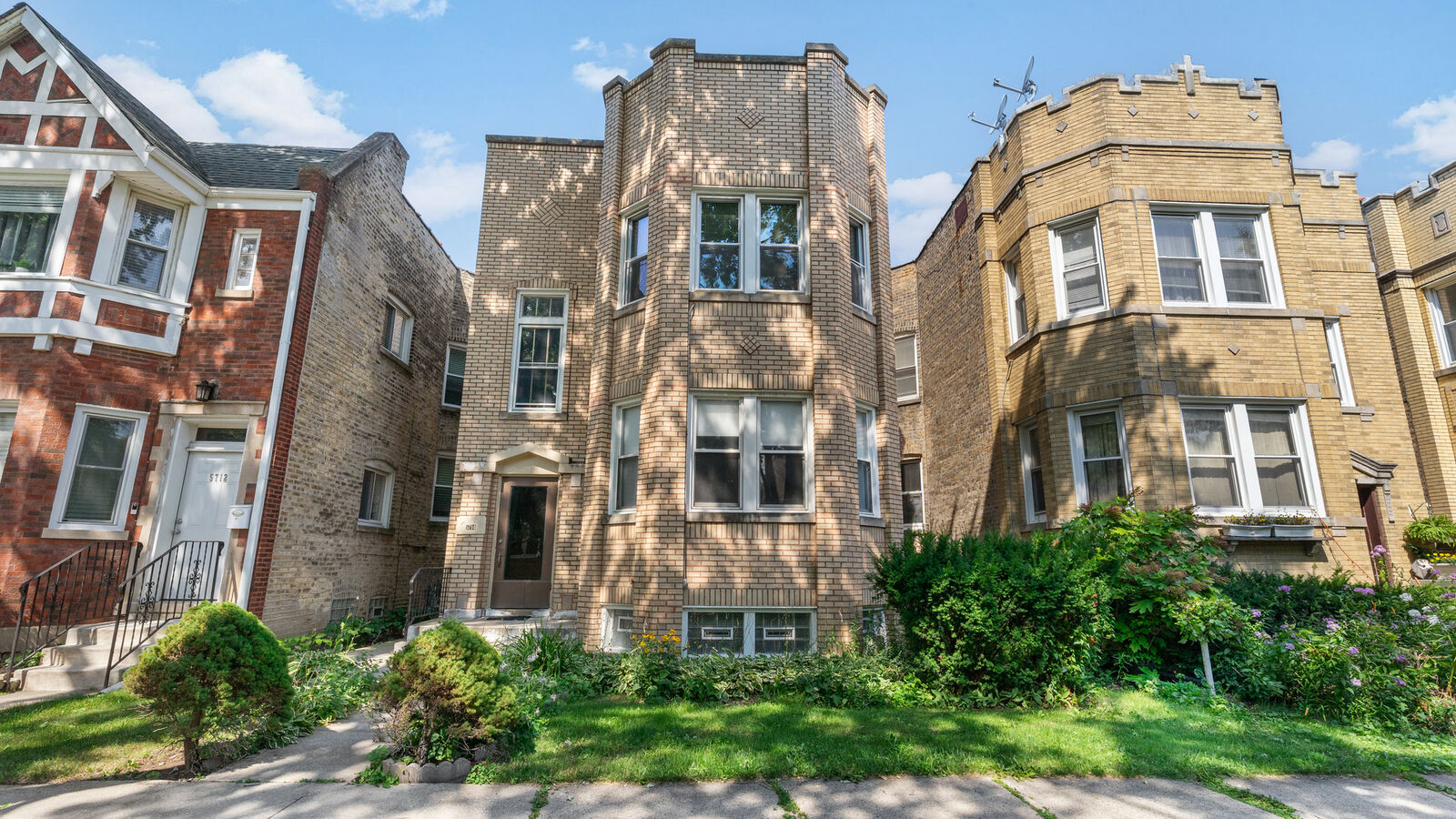 Property Photo:  5714 N Christiana Avenue 2  IL 60659 