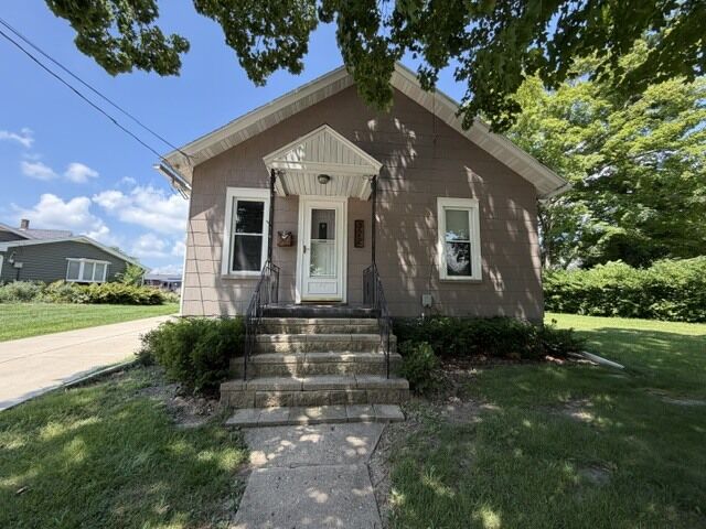 Property Photo: 322 Fitzgerald Street IL 61348