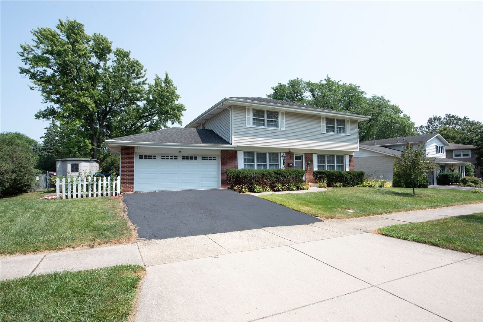 Property Photo:  257 Beau Drive  IL 60016 