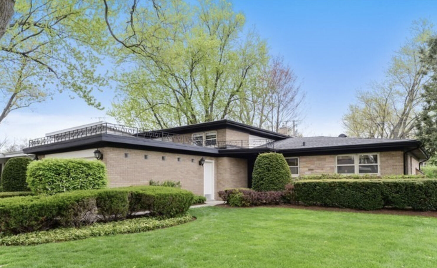 Property Photo: 512 Karey Court IL 60091
