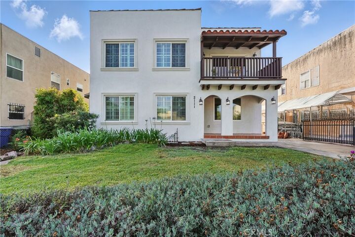 Property Photo:  2111 S Bronson  CA 90018 