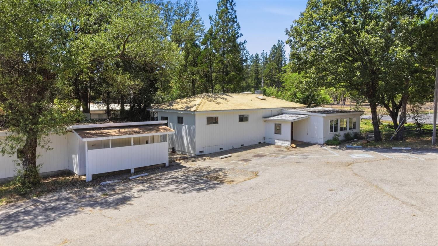 Property Photo: 16920 Willow Glen Road CA 95919