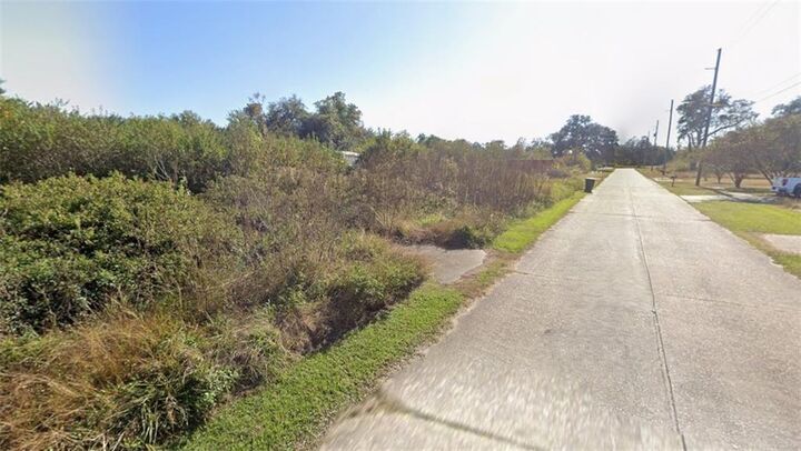 Property Photo:  177 Naval Orange Drive  LA 70041 