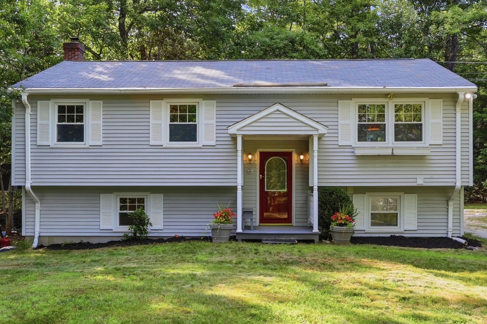 Property Photo: 42 Jason Drive NH 03045