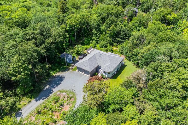Property Photo: 21 Cedarcrest Drive NS B4B 1T3