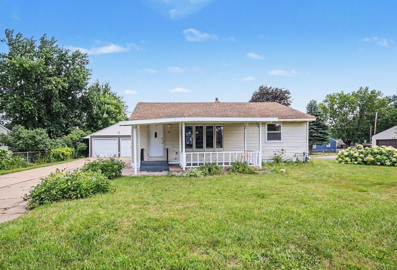 Property Photo: 2842 Lexington Avenue S MN 55121