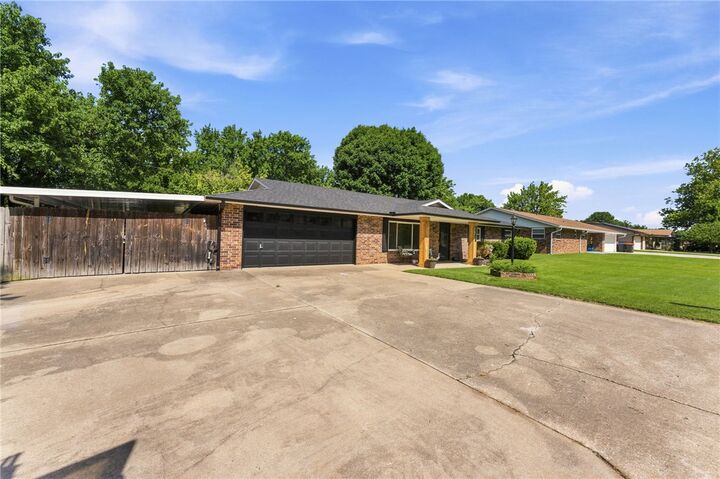 Property Photo:  2304 Christine Street  AR 72762 