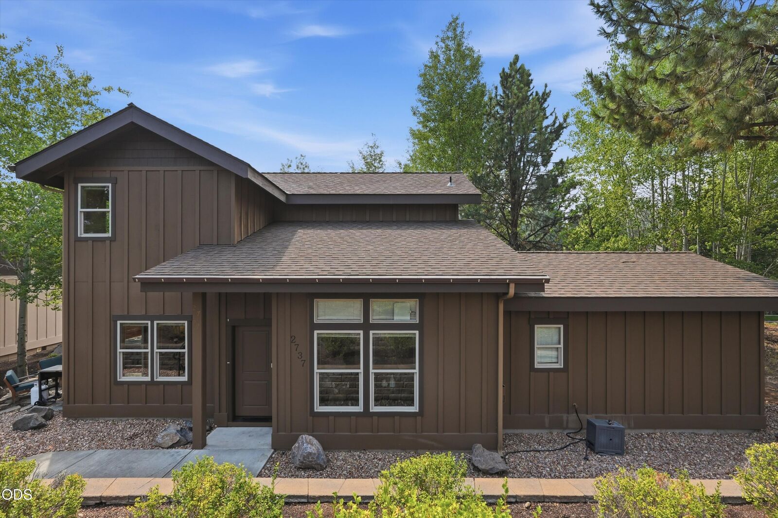 Property Photo:  2737 NW Skyliners Road  OR 97703 