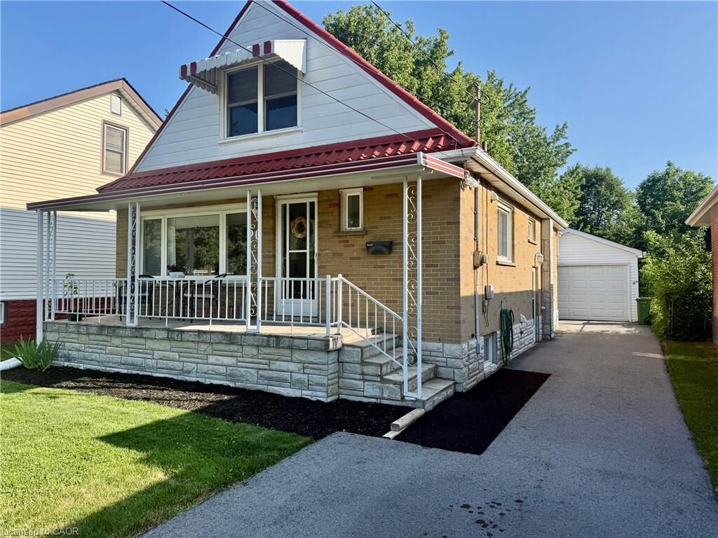 Property Photo:  60 Howe Avenue  ON L9A 1W9 