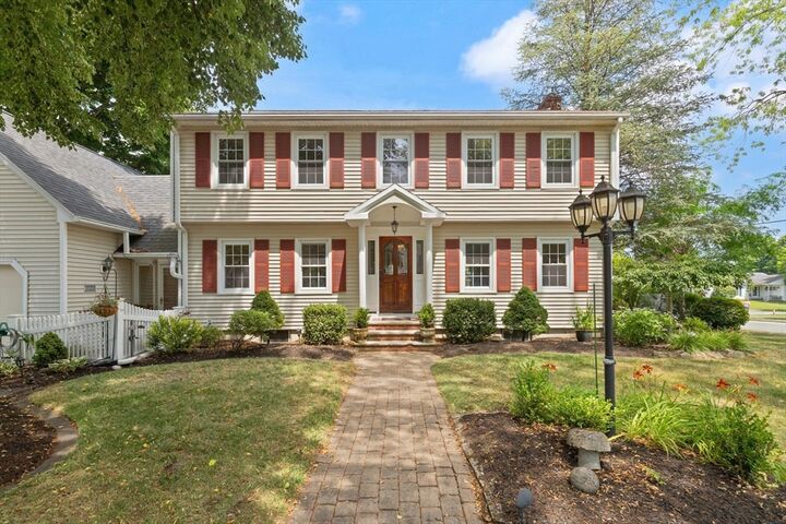 Property Photo:  4 Berrywood Ln  MA 01915 