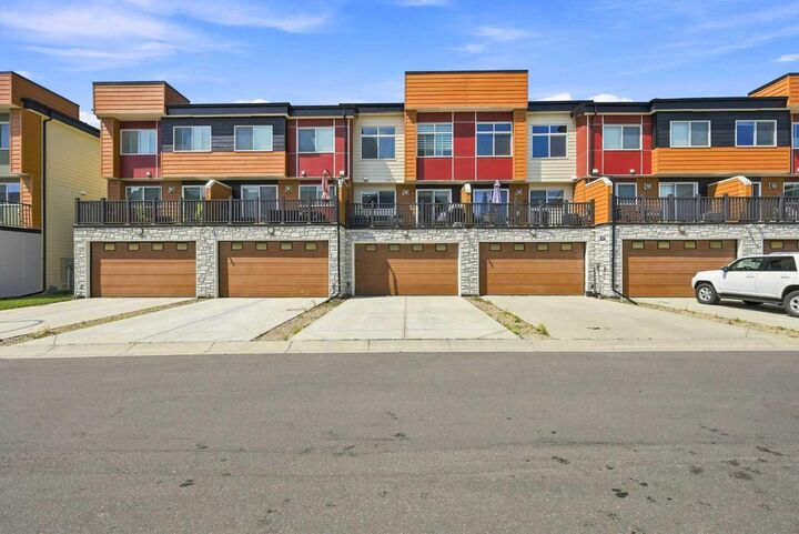 Property Photo: 1530 Bayside Avenue SW 103 AB T4B 4B5