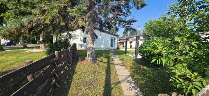 Property Photo: 4902 52 Street AB T4L 1J8