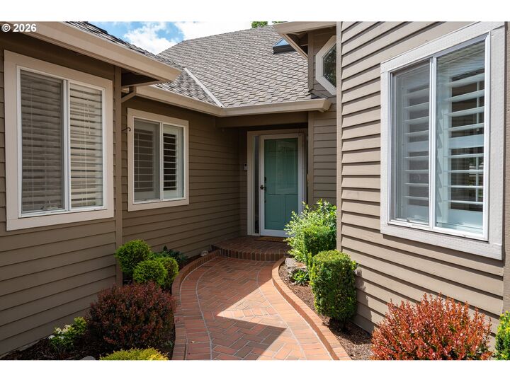 Property Photo:  32195 SW Lake Dr  OR 97070 