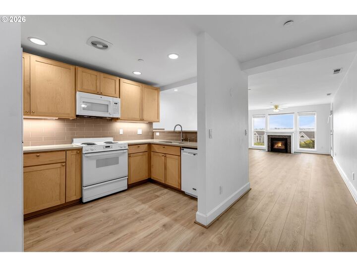 Property Photo: 520 SE Columbia River Dr 330 WA 98661