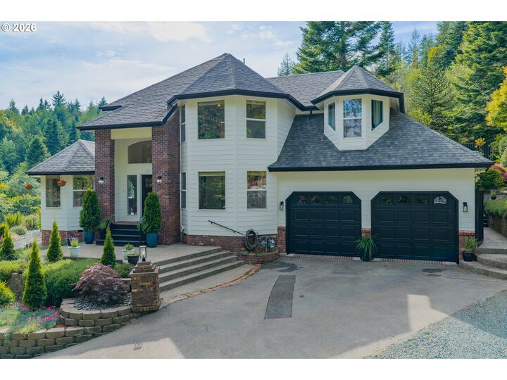 Property Photo: 1476 W 14th Pl OR 97423