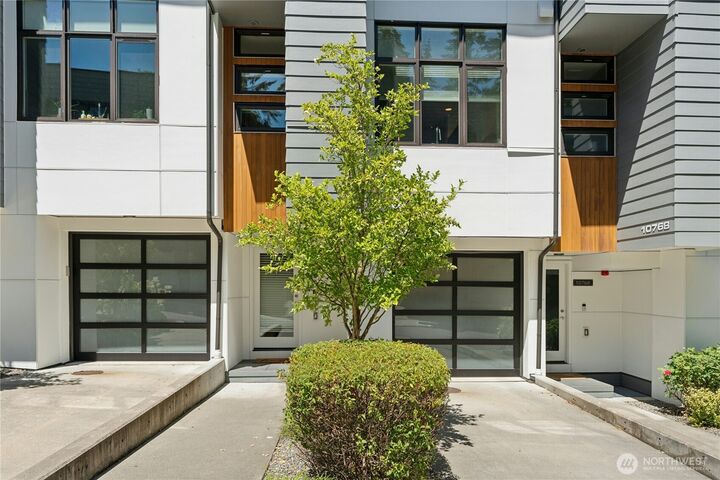 Property Photo: 10762 SE 1st Drive 22 WA 98004