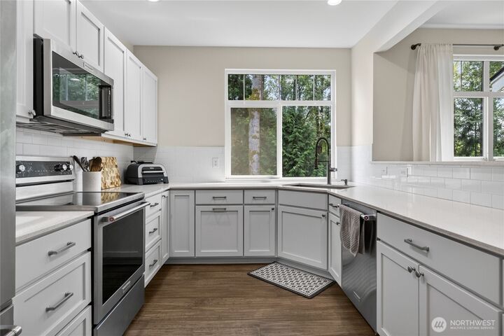 Property Photo:  12712  Admiralty Way B301  WA 98204 