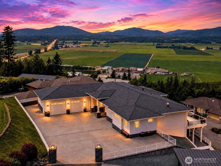 Property Photo: 880 Bella Vista Lane WA 98233