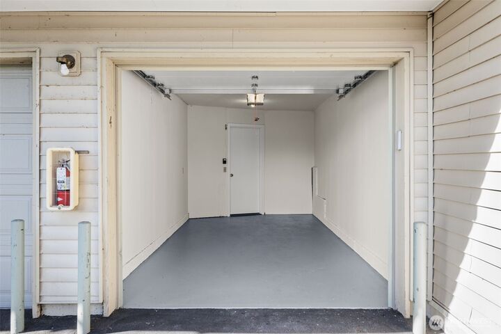 Property Photo:  8512  242nd Street SW 3  WA 98026 