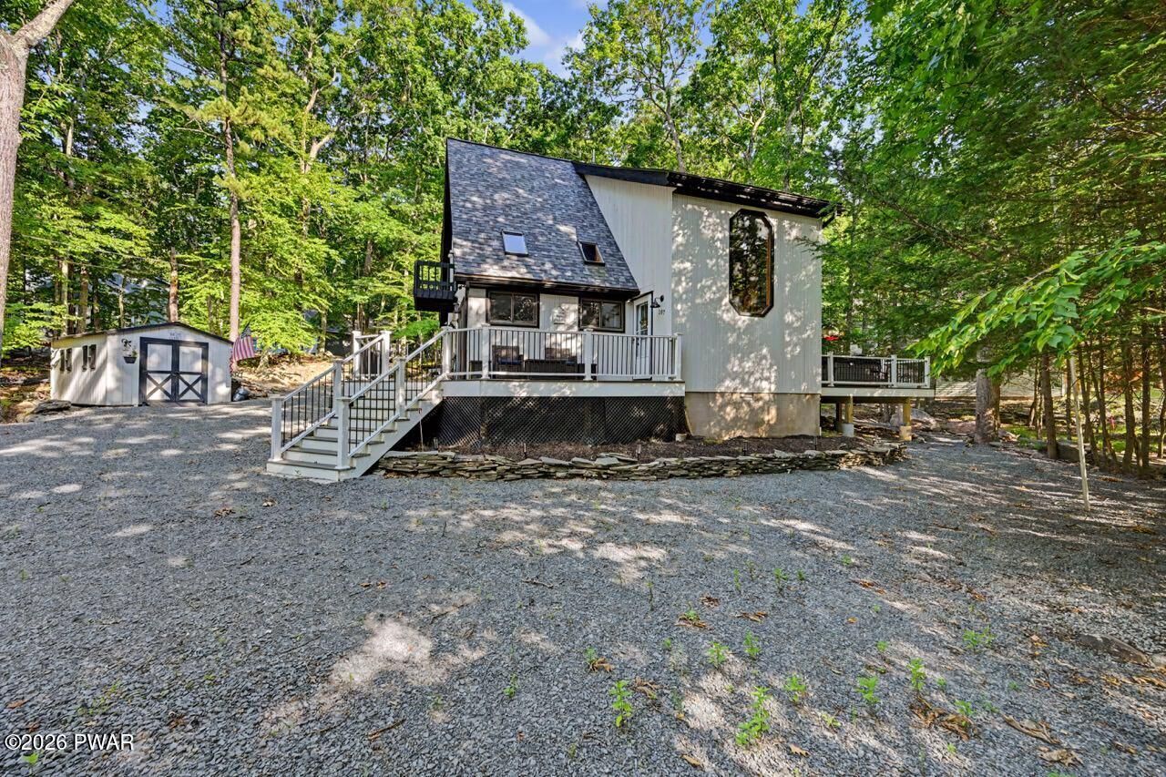 Property Photo: 107 Rainbow PA 18435