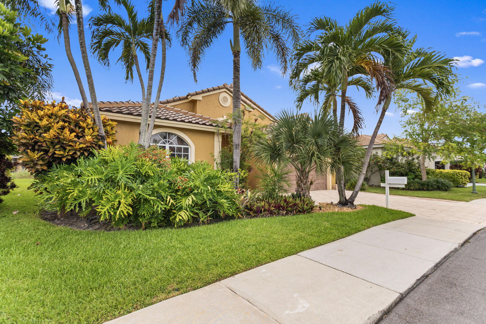 Property Photo:  3254 NW 22nd Avenue  FL 33309 