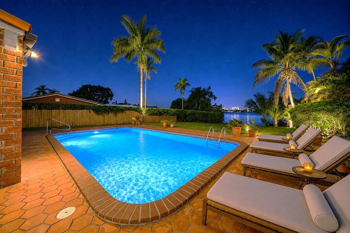 Property Photo: 1110 SW 97th Avenue FL 33174
