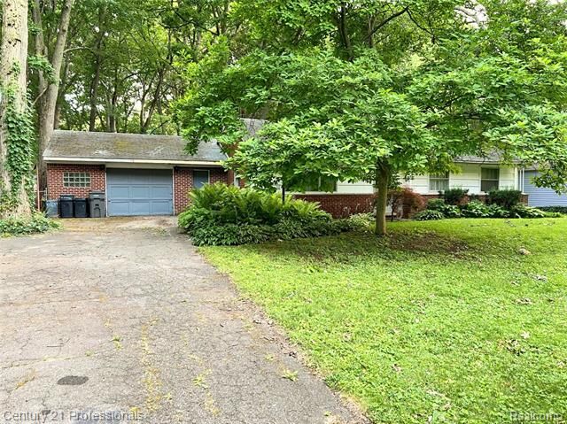 Property Photo: 21900 Ulrich Street MI 48036