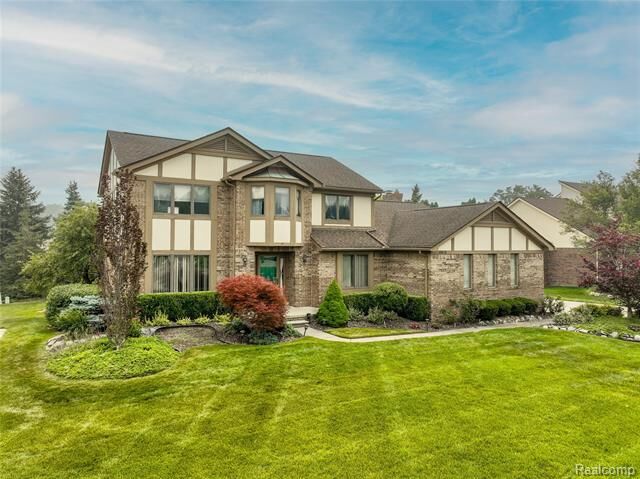 Property Photo:  19678 Ashley Court  MI 48152 