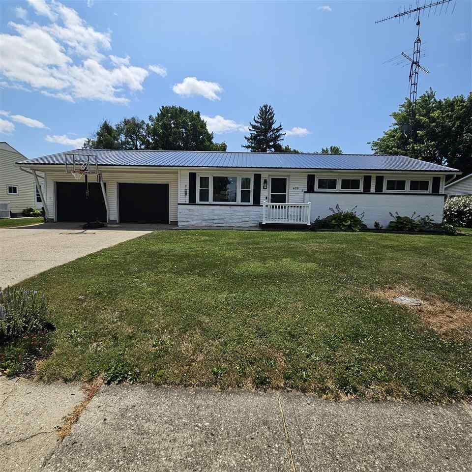 Property Photo:  409 Maple Nut Drive  IN 47330 