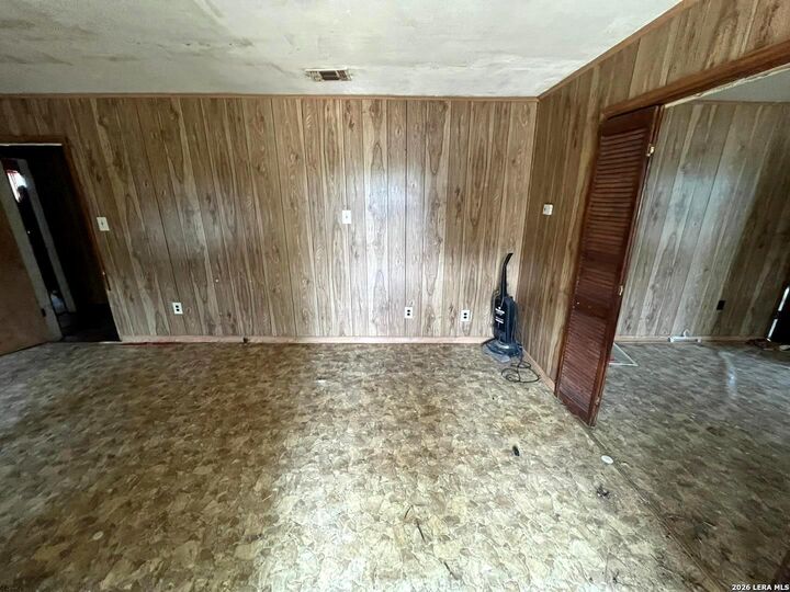 Property Photo:  465 Peach St  TX 78050 