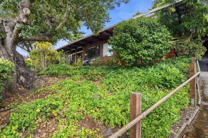 Property Photo: 18 Hillbarn Court CA 94403