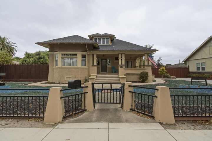 Property Photo:  862 4th Street  CA 95023 