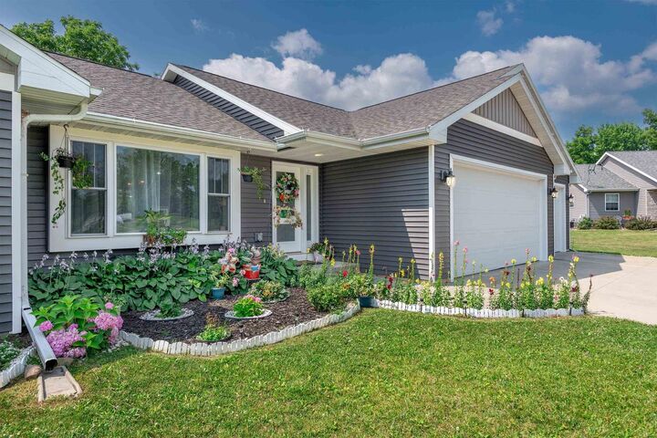 Property Photo:  624 Julius Court  WI 54963 