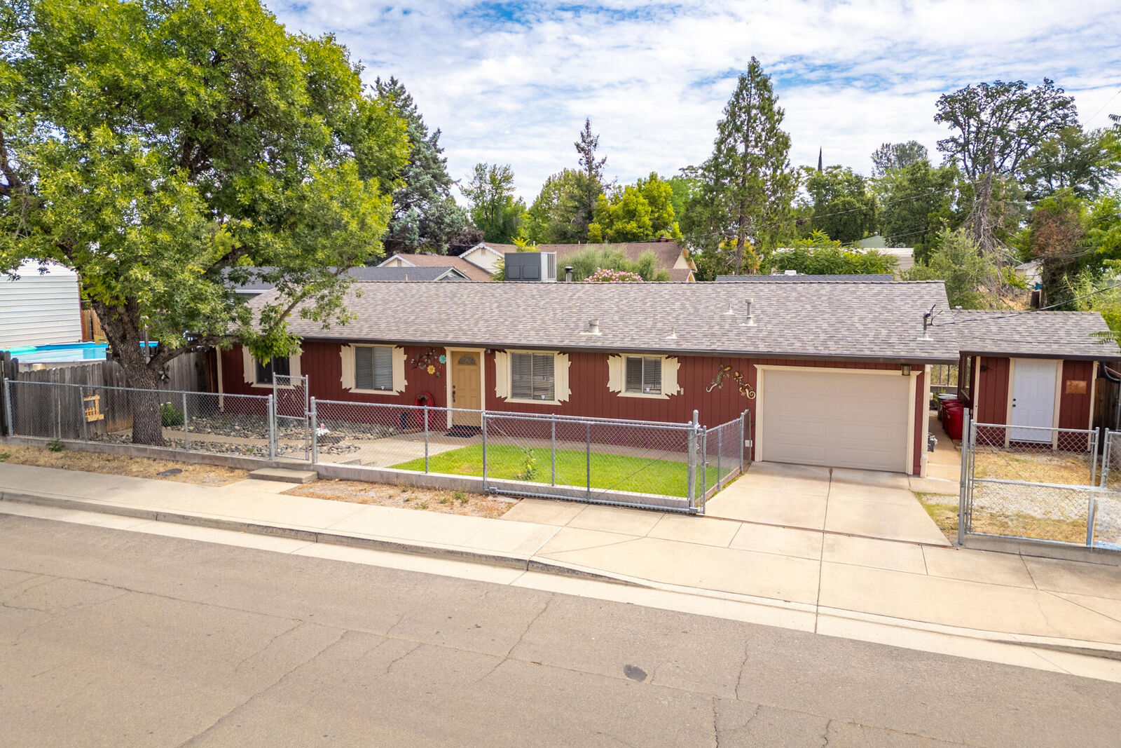 Property Photo: 1821 Montana Avenue CA 96019