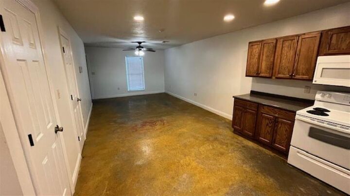 Property Photo: 629 Louie Street LA 70601
