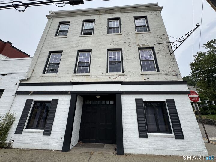 Property Photo:  345 Bank Street 1  CT 06320 