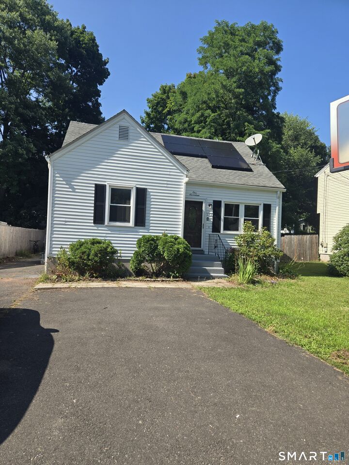 Property Photo:  117 Westerly Street  CT 06040 