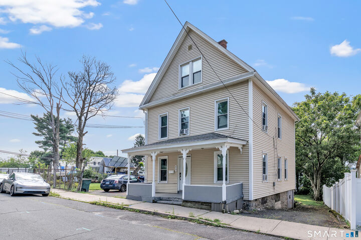 Property Photo:  17 Sarsfield Street  CT 06704 