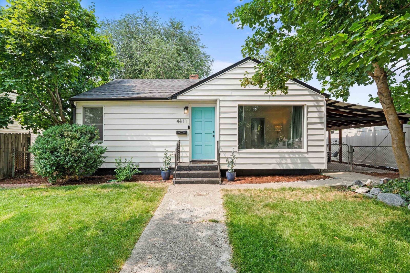 Property Photo: 4811 N Oak St WA 99205