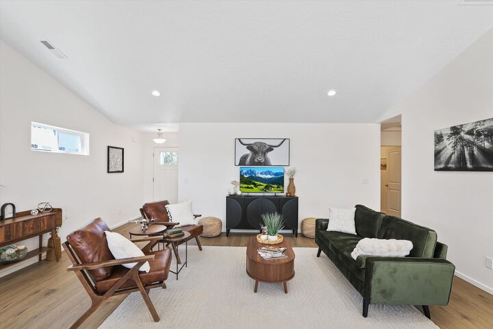 Property Photo: 621 S Manifold Ln WA 99016